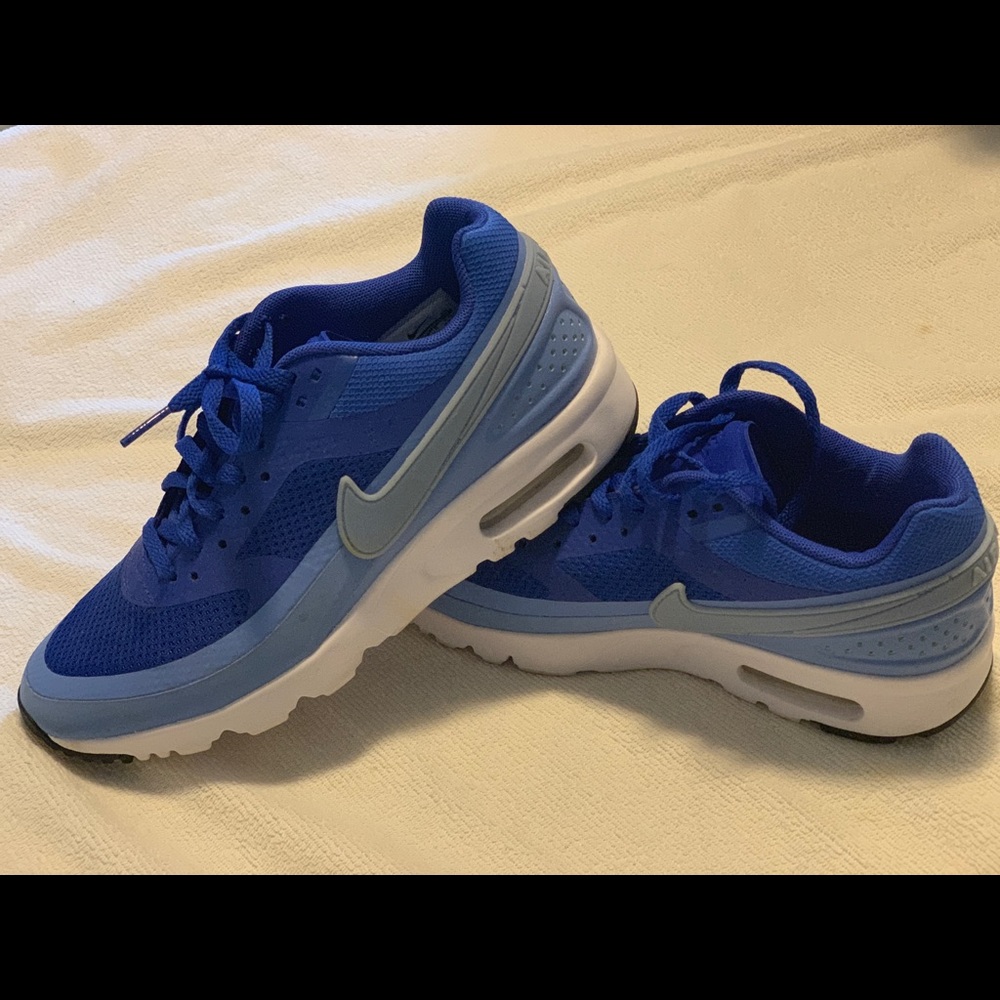 Nike women’s sneakers